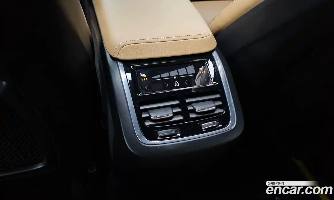 Volvo XC60 2021 2.0 Автомат в Москве № 164443, фото 7