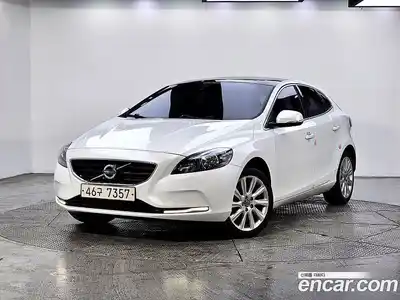 Volvo V40, 2014