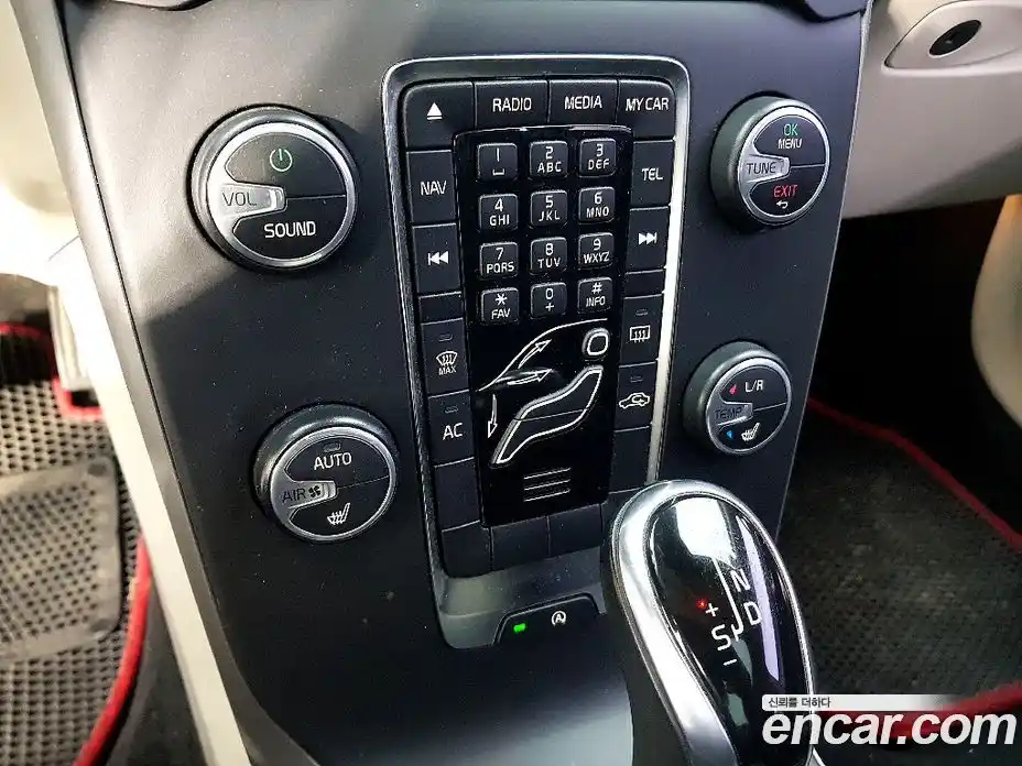 Volvo V40 2014 1.6 Автомат в Москве № 164713, фото 13