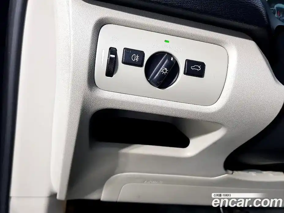 Volvo V40 2016 2.0 Автомат в Москве № 164861, фото 12