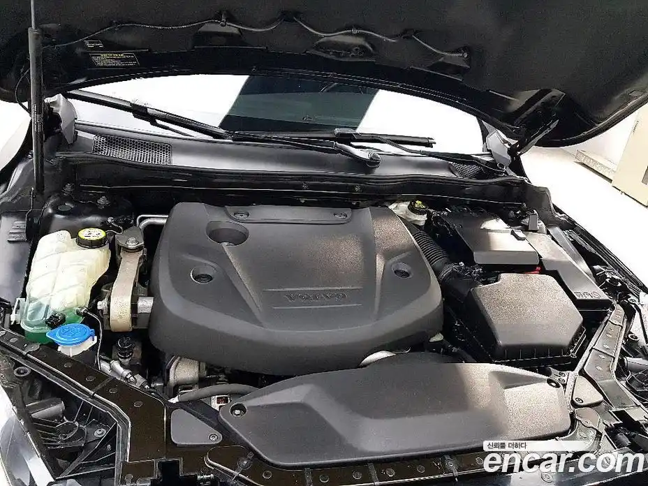 Volvo V40 2016 2.0 Автомат в Москве № 164861, фото 6