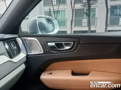 Volvo XC60 2019 2.0 Автомат в Москве № 164874, миниатюра 9