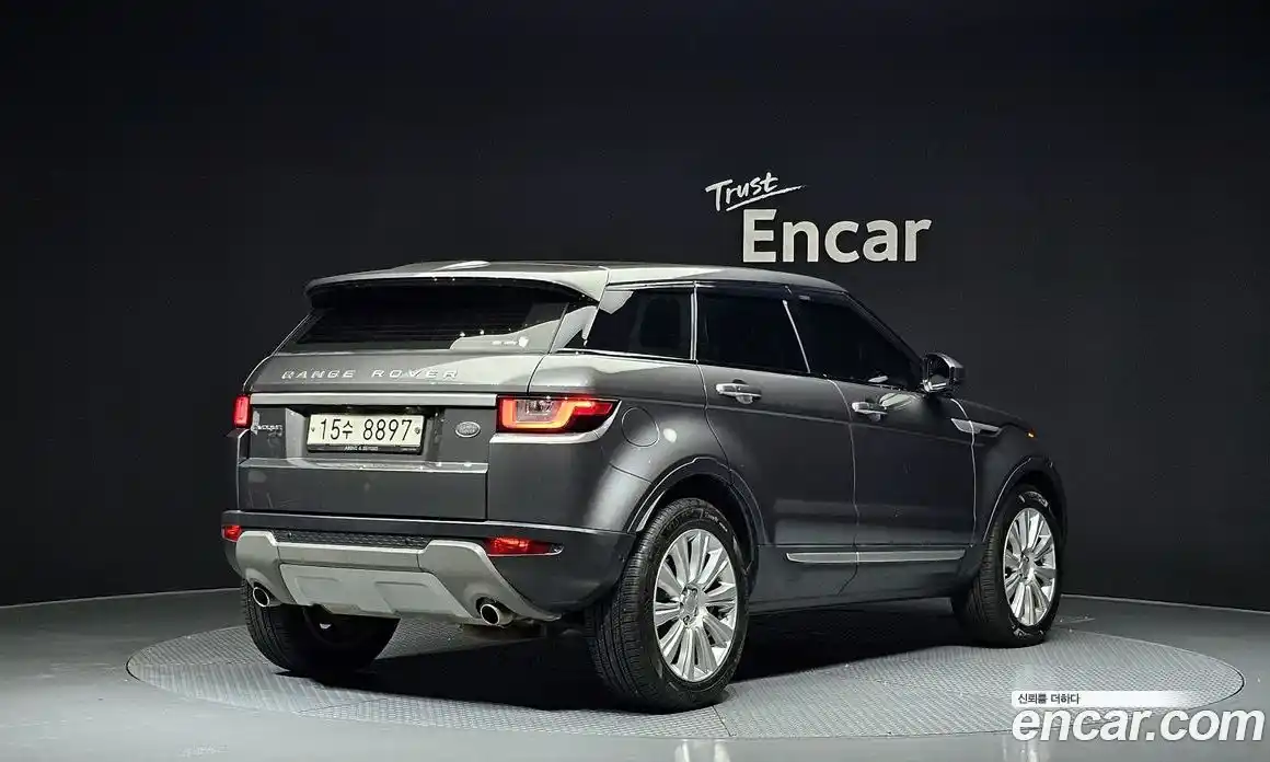 Land Rover Range-Rover Evoque 2018 2.0 Автомат в Москве № 166149, фото 1