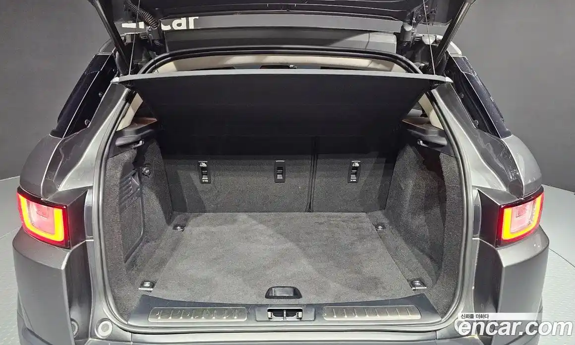 Land Rover Range-Rover Evoque 2018 2.0 Автомат в Москве № 166149, фото 14