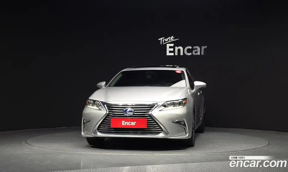 Lexus ES 2016 2.5 Автомат в Москве № 168233, фото 4