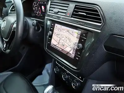 Volkswagen Tiguan 2018 2.0 Автомат в Москве № 169194, миниатюра 11