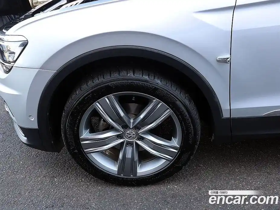 Volkswagen Tiguan 2018 2.0 Автомат в Москве № 169194, фото 18