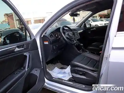 Volkswagen Tiguan 2018 2.0 Автомат в Москве № 169194, миниатюра 6