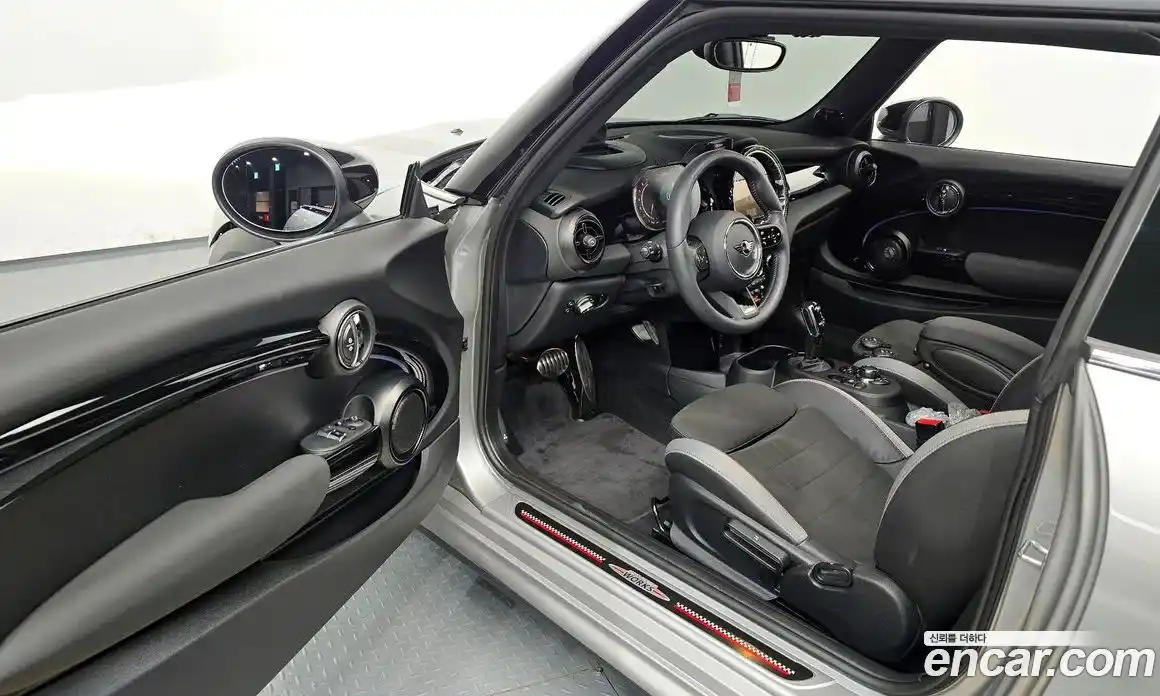 Mini Cooper 2024 2.0 Автомат в Москве № 178455, фото 17