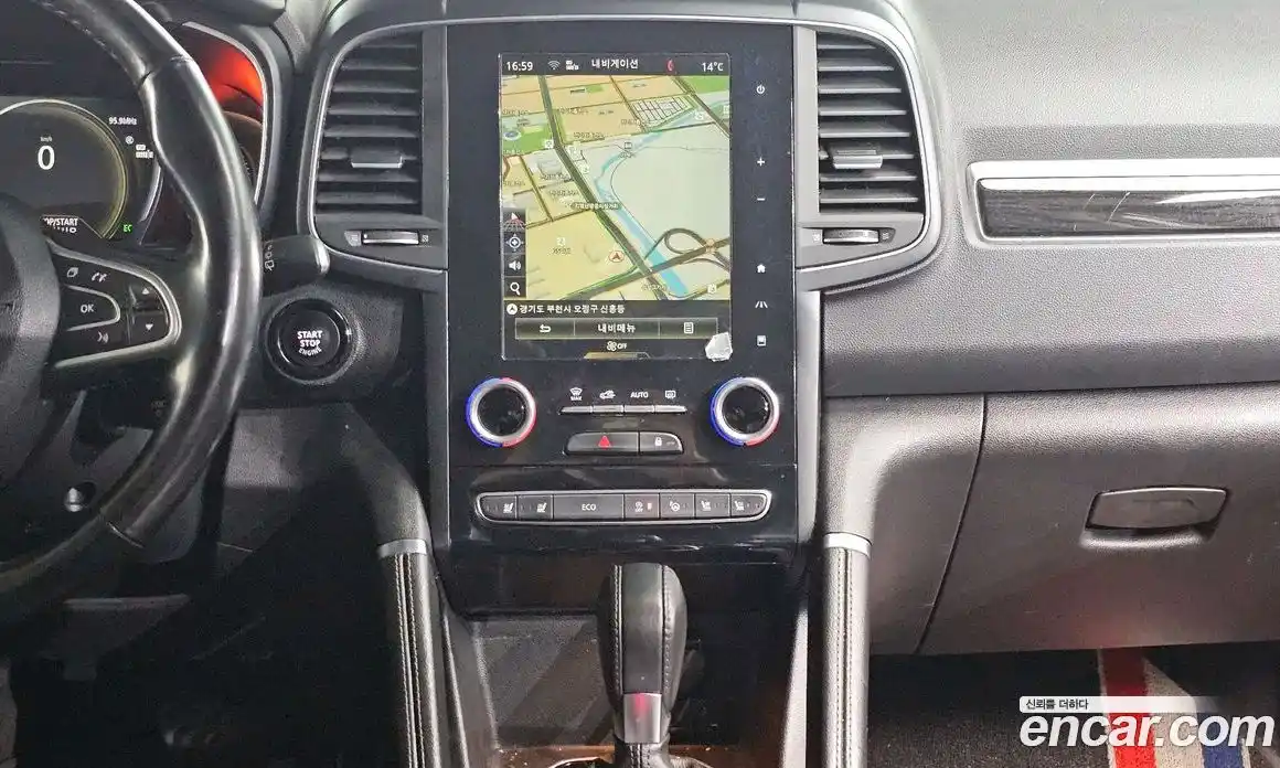 Renault QM6 2017 2.0 Автомат в Москве № 185216, фото 13