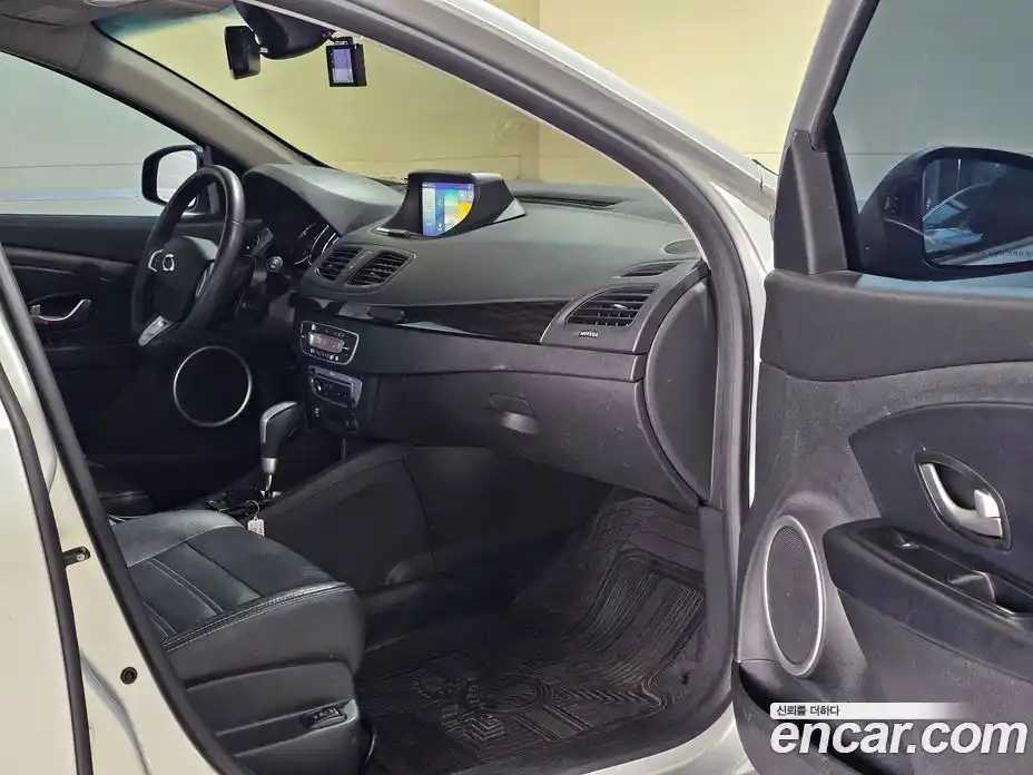 Renault SM3 2013 1.6 Автомат в Москве № 186332, фото 12