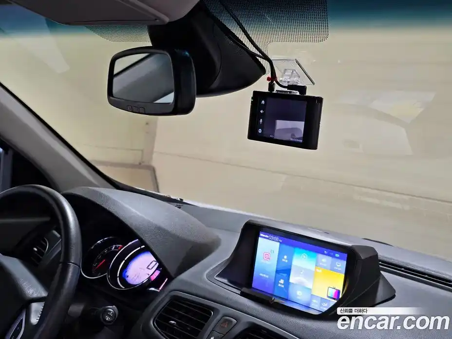 Renault SM3 2013 1.6 Автомат в Москве № 186332, фото 15