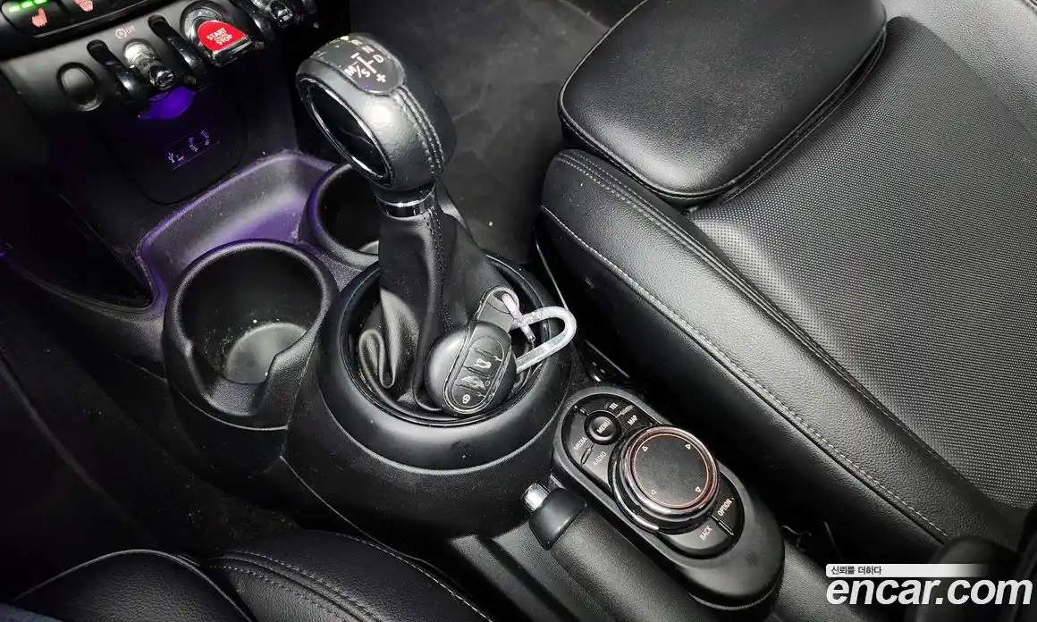 Mini Cooper 2018 1.5 Автомат в Москве № 186784, фото 16