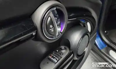 Mini Cooper 2018 1.5 Автомат в Москве № 186784, миниатюра 6
