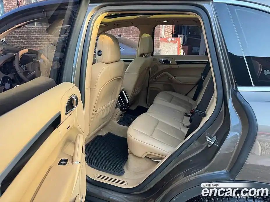 Porsche Cayenne 2013 3.0 Автомат в Москве № 187202, фото 7