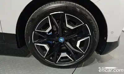 BMW iX 2023 0.3 Автомат в Москве № 189070, миниатюра 2