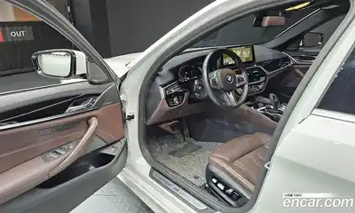 BMW 5-Series 2023 2.0 Автомат в Москве № 189399, миниатюра 4