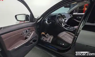 BMW 3-Series 2021 2.0 Автомат в Москве № 190169, миниатюра 3