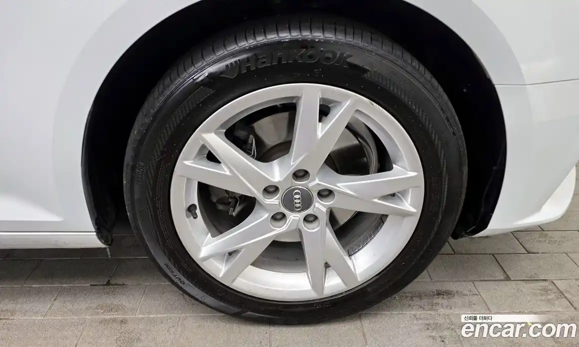 Audi A4 2018 2.0 Автомат в Москве № 193361, фото 11