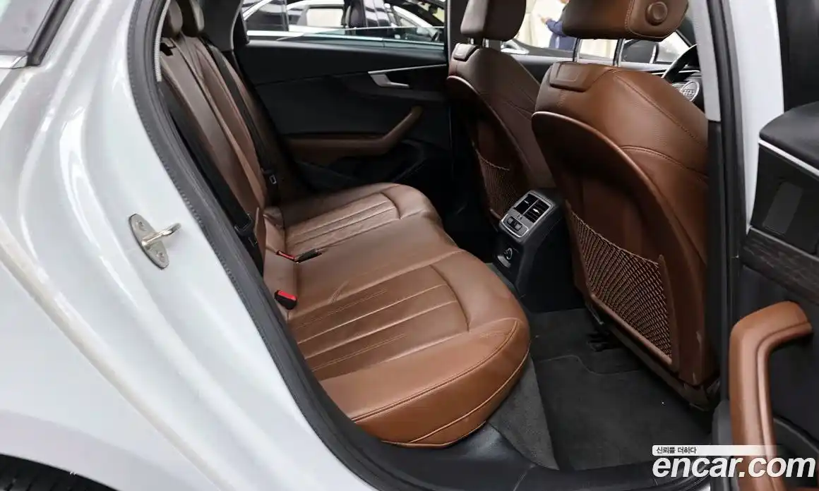 Audi A4 2018 2.0 Автомат в Москве № 193361, фото 17