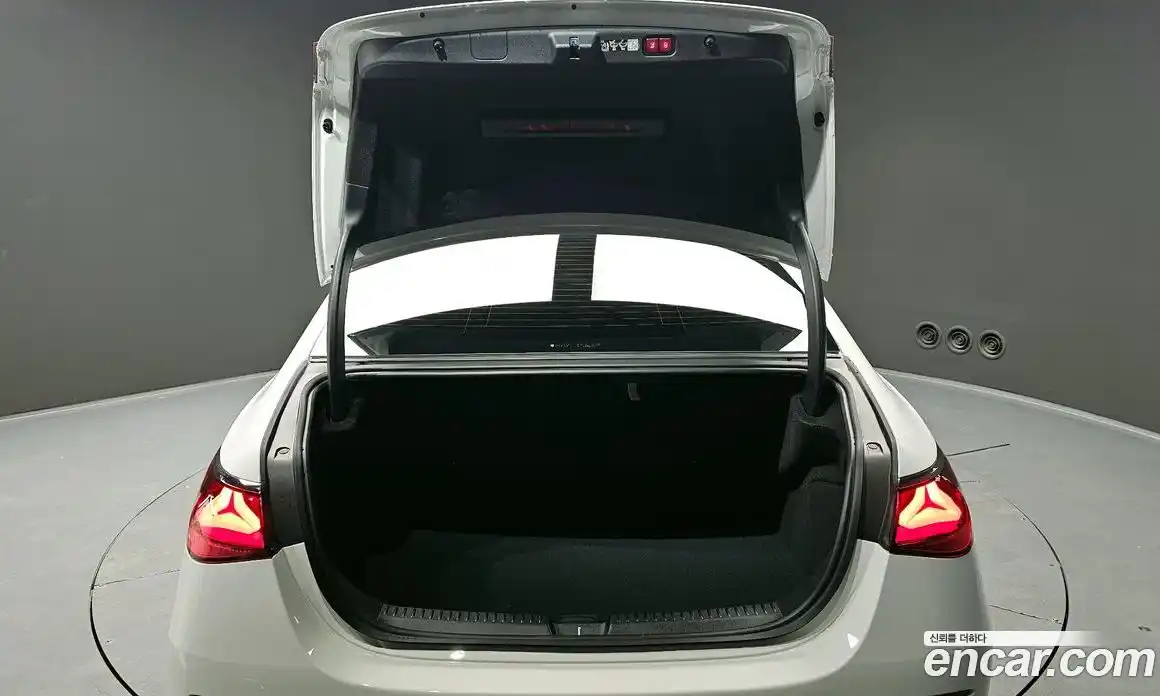 Mercedes-Benz E-Class 2025 2.0 Автомат в Москве № 193733, фото 3