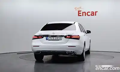 Mercedes-Benz E-Class 2022 2.0 Автомат в Москве № 194763, миниатюра 12