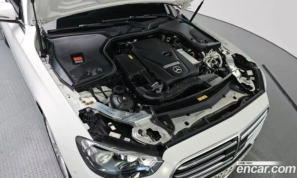 Mercedes-Benz E-Class 2022 2.0 Автомат в Москве № 194763, фото 16