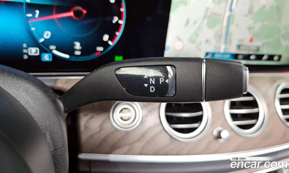 Mercedes-Benz E-Class 2022 2.0 Автомат в Москве № 194763, фото 19