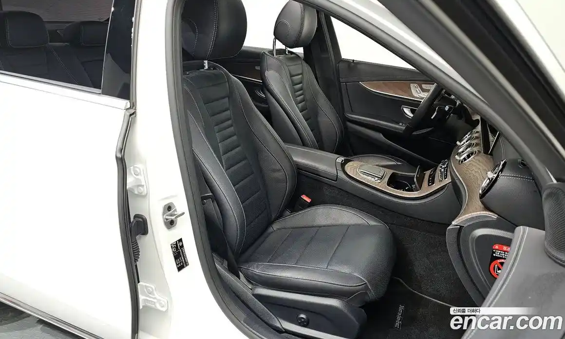 Mercedes-Benz E-Class 2022 2.0 Автомат в Москве № 194763, фото 20