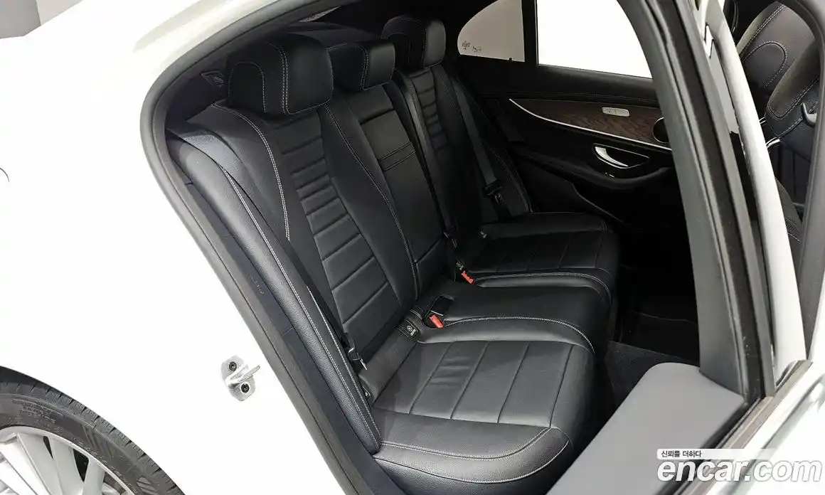 Mercedes-Benz E-Class 2022 2.0 Автомат в Москве № 194763, фото 5