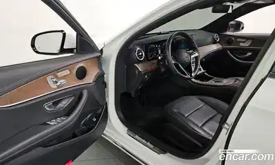 Mercedes-Benz E-Class 2022 2.0 Автомат в Москве № 194763, миниатюра 7
