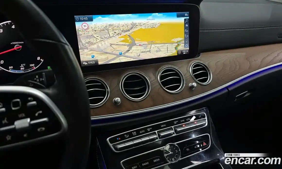 Mercedes-Benz E-Class 2019 2.0 Автомат в Москве № 195226, фото 17