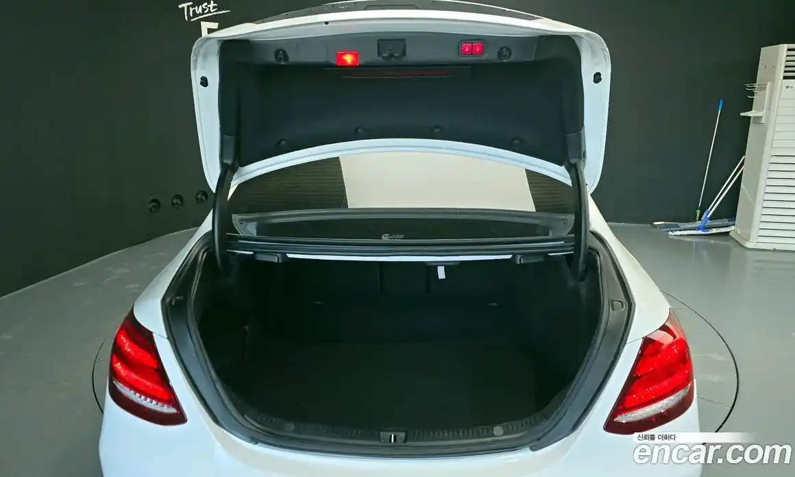 Mercedes-Benz E-Class 2019 2.0 Автомат в Москве № 195226, фото 18