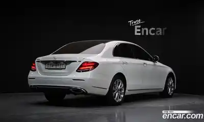 Mercedes-Benz E-Class 2019 2.0 Автомат в Москве № 195226, миниатюра 2