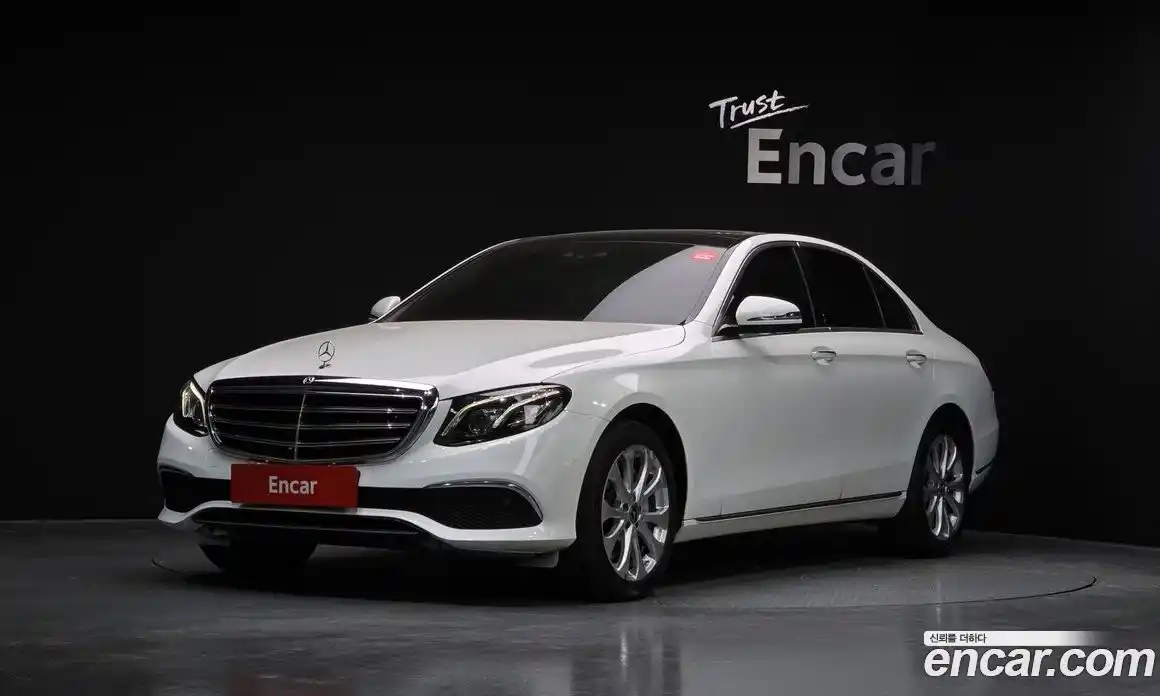 Mercedes-Benz E-Class 2019 2.0 Автомат в Москве № 195226, фото 3