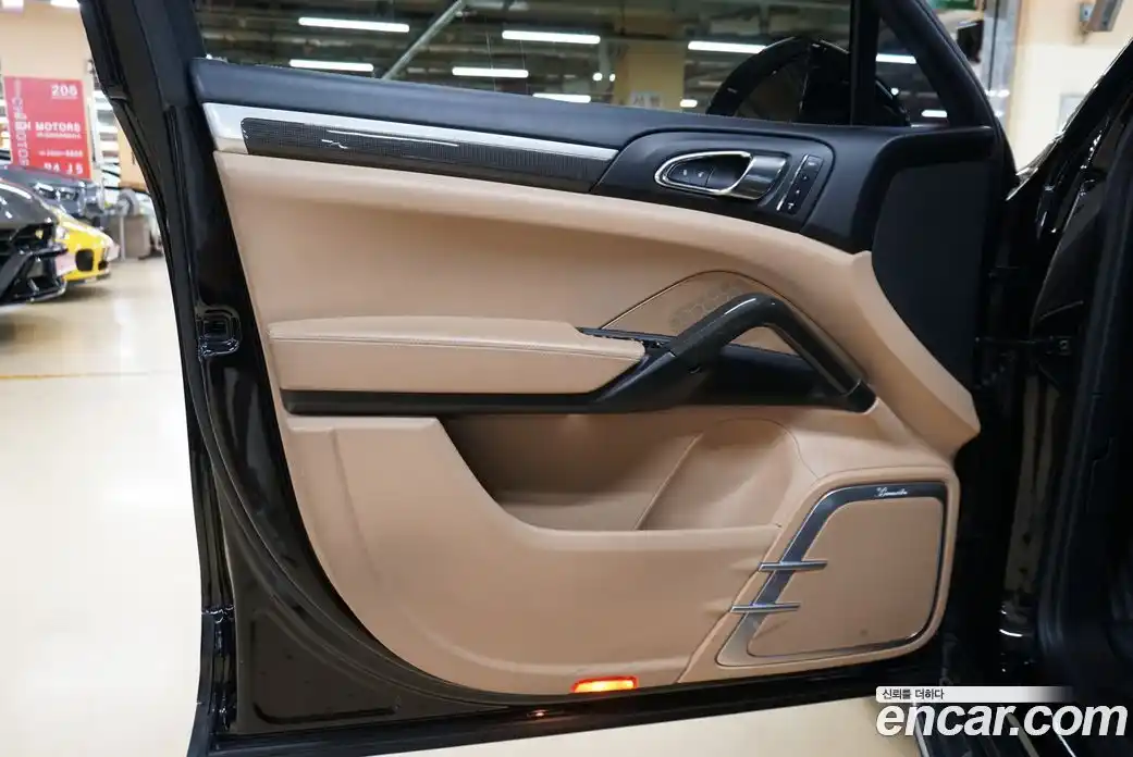 Porsche Cayenne 2014 4.8 Автомат в Москве № 198023, фото 11