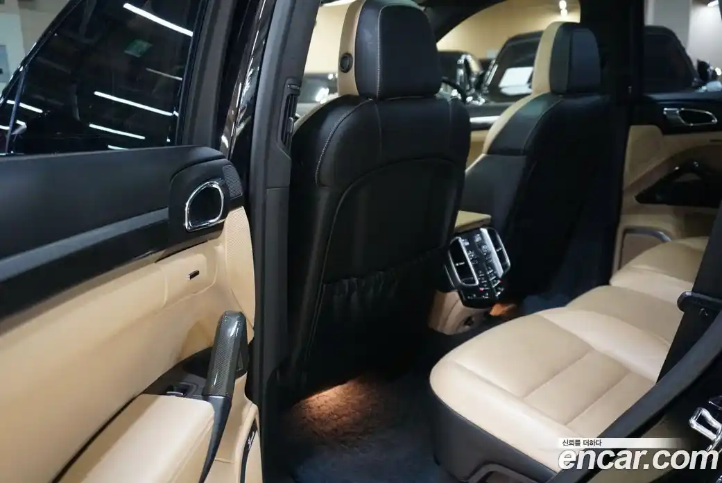 Porsche Cayenne 2014 4.8 Автомат в Москве № 198023, фото 17