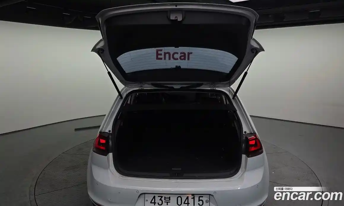 Volkswagen Golf 2016 2.0 Автомат в Москве № 199149, фото 10