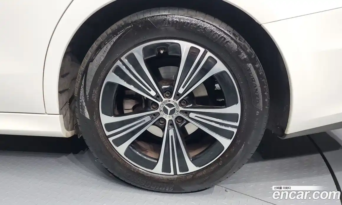 Mercedes-Benz E-Class 2025 2.0 Автомат в Москве № 205596, фото 8