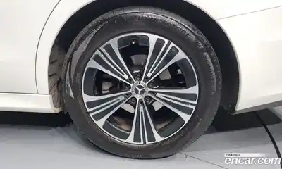 Mercedes-Benz E-Class 2025 2.0 Автомат в Москве № 205596, миниатюра 8