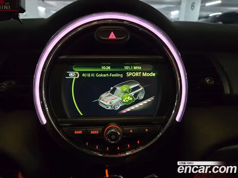 Mini Cooper 2018 1.5 Автомат в Москве № 208715, фото 8