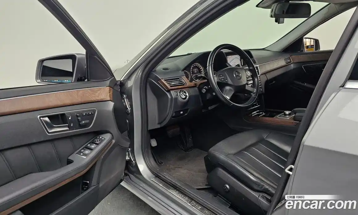 Mercedes-Benz E-Class 2013 3.5 Автомат в Москве № 209287, фото 16
