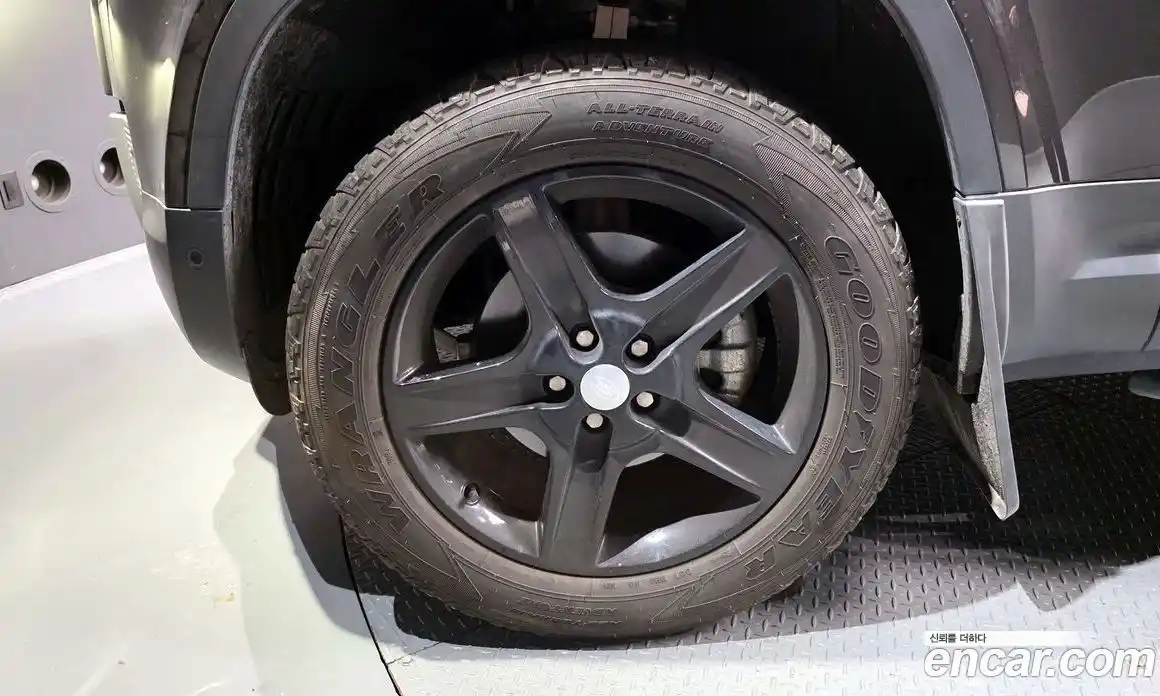 Land Rover Defender 2024 3.0 Автомат в Москве № 213413, фото 5