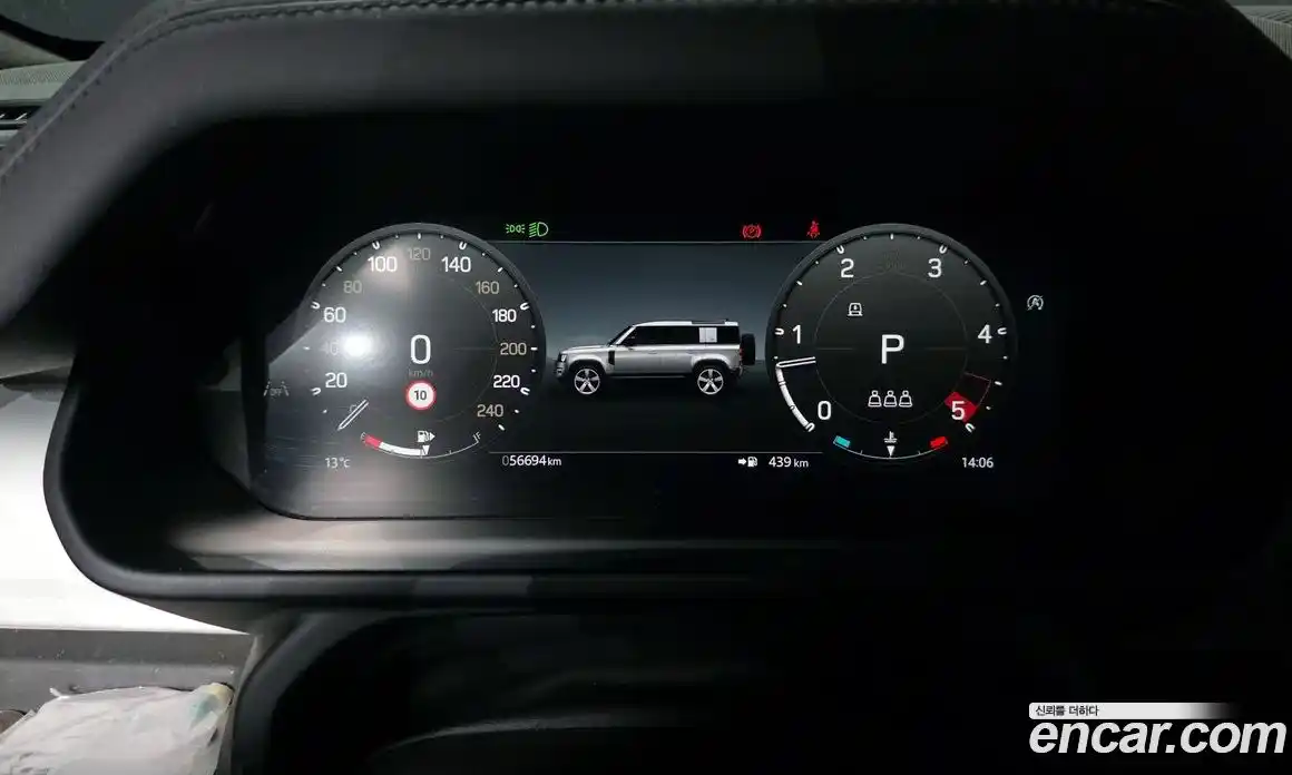 Land Rover Defender 2024 3.0 Автомат в Москве № 213413, фото 8