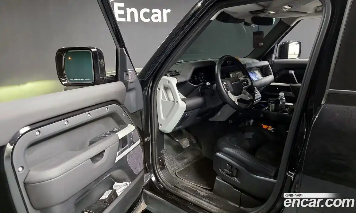 Land Rover Defender 2024 3.0 Автомат в Москве № 213413, фото 10