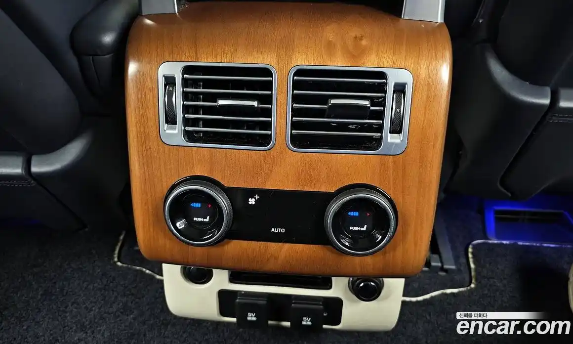 Land Rover Range-Rover 2018 4.4 Автомат в Москве № 213740, фото 14