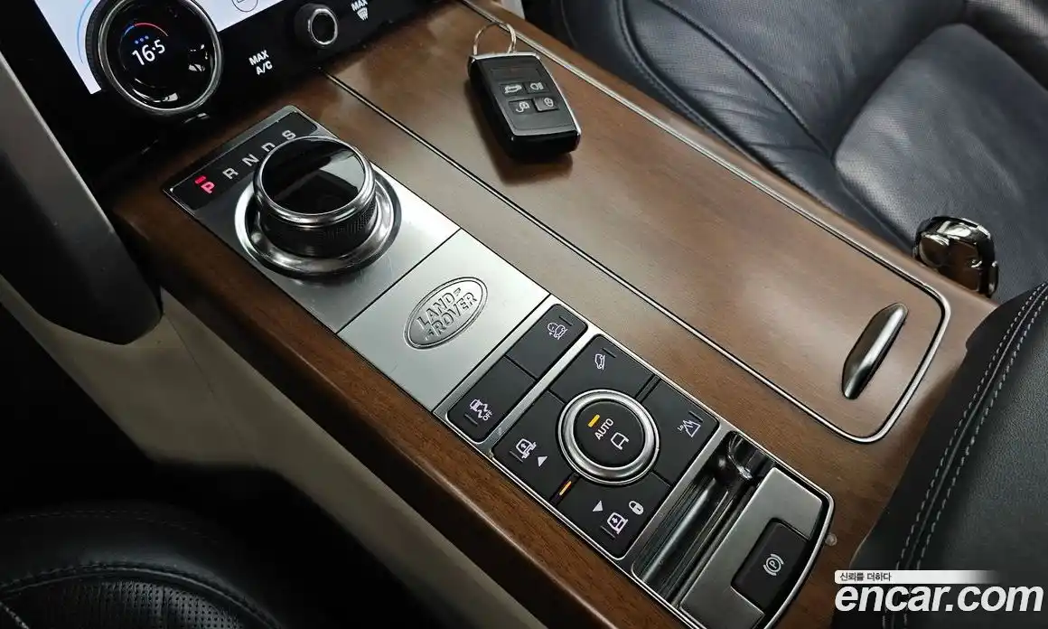 Land Rover Range-Rover 2018 4.4 Автомат в Москве № 213740, фото 3