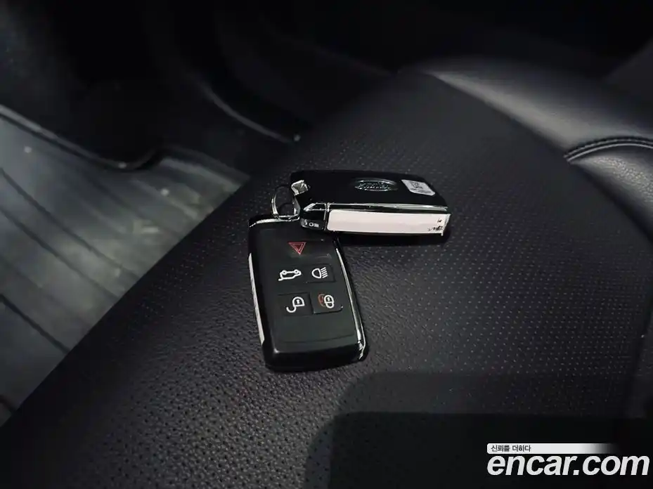 Land Rover Discovery Sport 2025 2.0 Автомат в Москве № 213889, фото 14