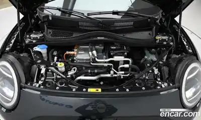 Mini Cooper 2025 0.1 Автомат в Москве № 213942, миниатюра 6