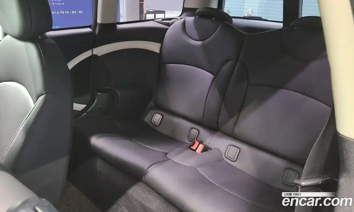 Mini Clubman 2013 1.6 Автомат в Москве № 214421, фото 17